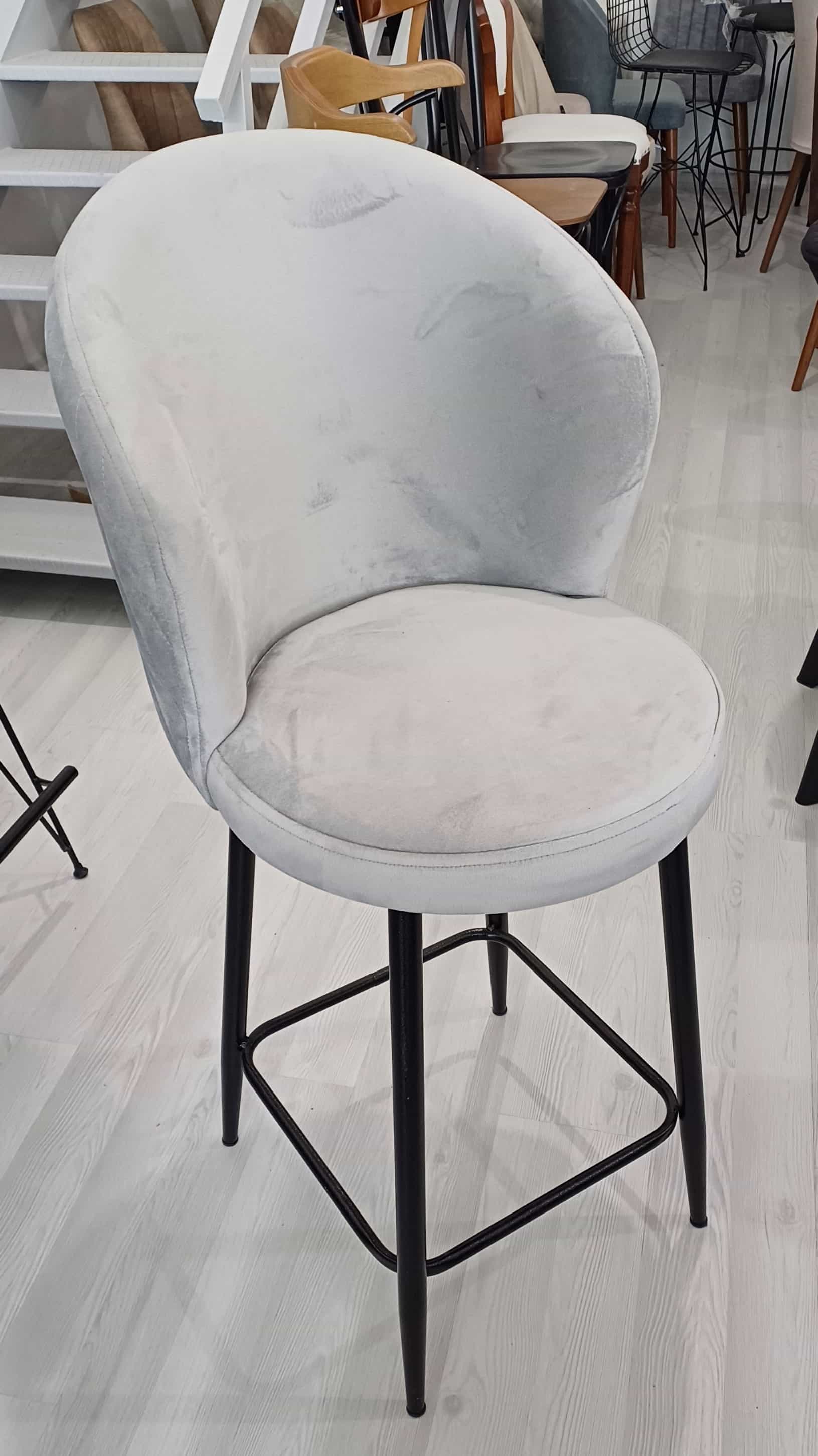 Renkli Sandalye 2